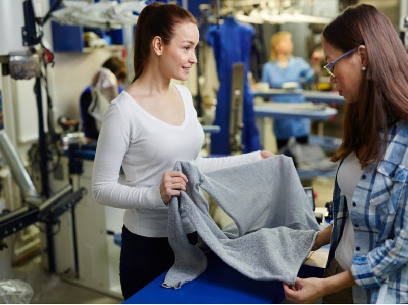 Impacto ambiental de la industria textil: contribución inadvertida a la contaminación por plásticos