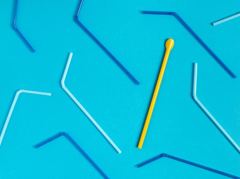 Australia pionera en sostenibilidad: primeros vasos y pajitas libres de microplásticos en hospitales infantiles