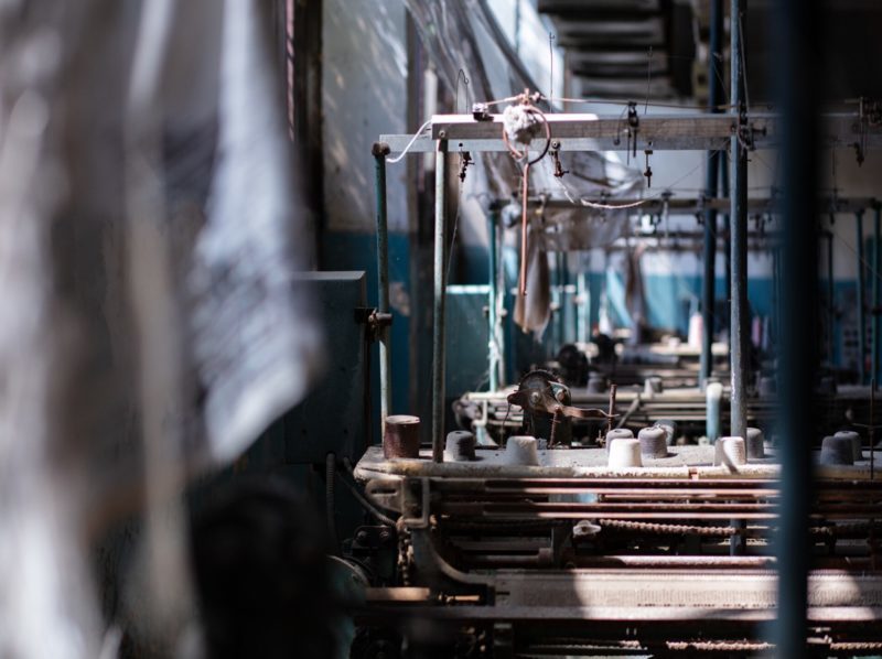 China revoluciona el reciclaje textil con su primera planta de clasificación automatizada