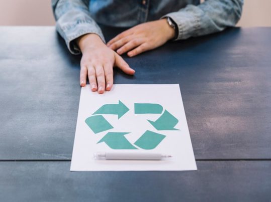 Documento estratégico propone integrar residuos de papel reciclado como materia prima química en Europa