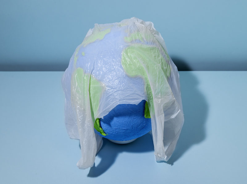 Un camión de residuos plásticos por segundo en 2040: proyección sistémica de un modelo insostenible