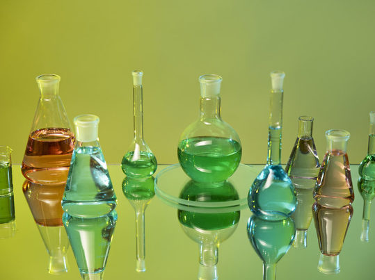 Reciclaje como fuente estratégica de carbono para la desfosilización de la industria química