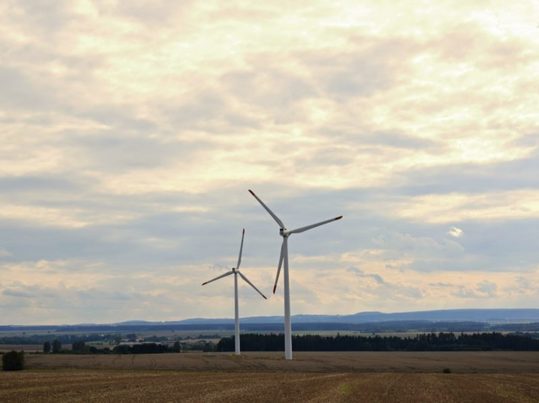 La eólica terrestre en Sudamérica moderará su crecimiento hasta 2034 por congestión y menor demanda