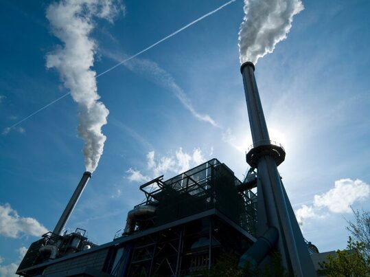 Europa plantea extender el mercado de carbono a la incineración de residuos