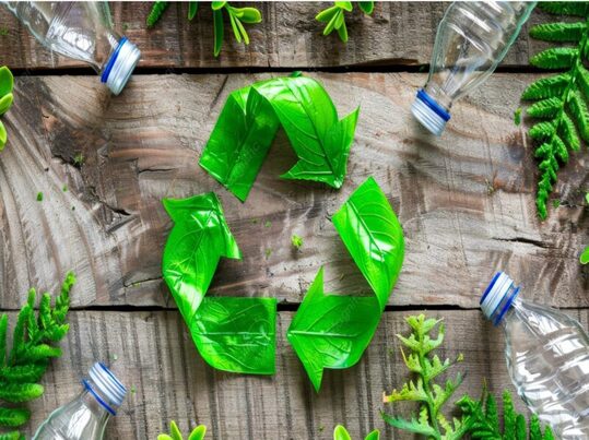 Reino Unido aplica un impuesto a los envases biobasados con menos de un 30 % de plástico reciclado
