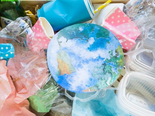 Un proyecto europeo busca dar una nueva vida al polietileno difícil de reciclar mediante nuevos materiales biodegradables